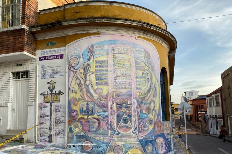 "El árbol de la vida" de Víctor Tapias se encuentra ubicado en la Cra. 1Bis No. 12D-84, Barrio la Candelaria.