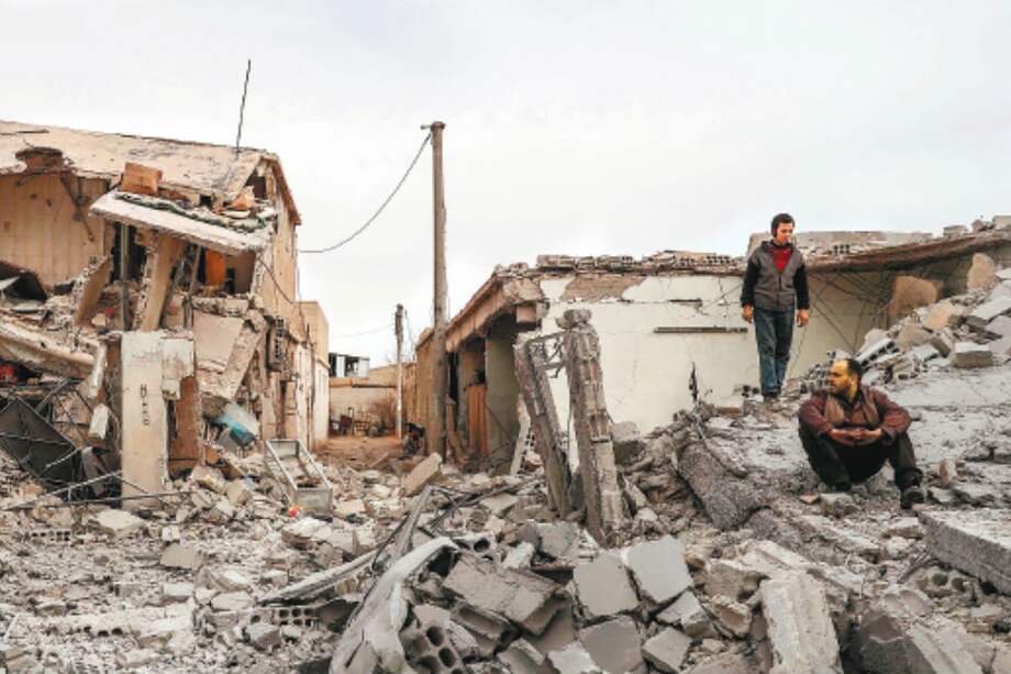 Este domingo, al menos 15 personas murieron en el bombardeo del ejército sirio conta la ciudad de Douma, al norte del país. / EFE