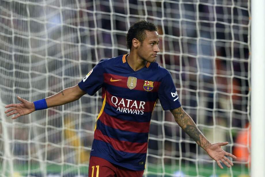 Neymar es uno de los tres finalistas al Balón de Oro. Foto: AFP