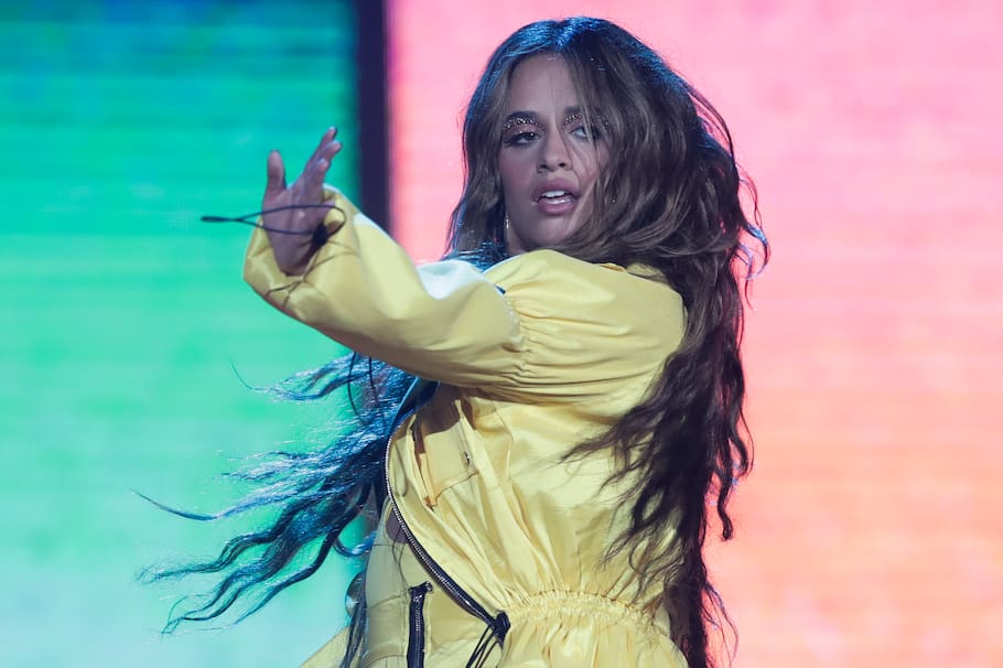 AME6180. RÍO DE JANEIRO (BRASIL), 10/09/2022.- La cantante cubana-estadounidense Camila Cabello, se presenta hoy en el festival de música Rock in Rio 2022, en la ciudad de Río de Janeiro (Brasil). Rock in Río, considerado el evento musical y de entretenimiento más grande del mundo, ha ofrecido en 37 años de vida 21 ediciones en Río, Lisboa, Madrid y Las Vegas, a las que han asistido más de 10 millones de espectadores. La actual edición se realiza nuevamente en Río de Janeiro, ciudad en la que nació en 1985. EFE/ André Coelho