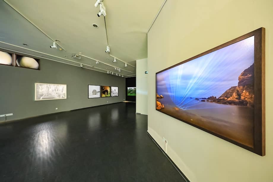 El Land Art Contemporáneo nació a finales de los años 60 en Estados Unidos y Europa como una ruptura con los museos y el mercado del arte comercial.