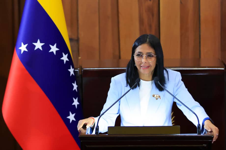 La presidenta encargada de Venezuela, Delcy Rodriguez, hablando durante un acto de gobierno en Caracas (Venezuela).