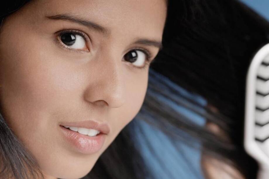 La caspa, ¿qué la causa y cómo eliminarla?