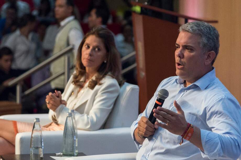 La vicepresidenta Marta Lucía Ramírez tiene mayor favorabilidad que el presidente Duque, de acuerdo con la encuesta de Invamer. / Cortesía Prensa Iván Duque