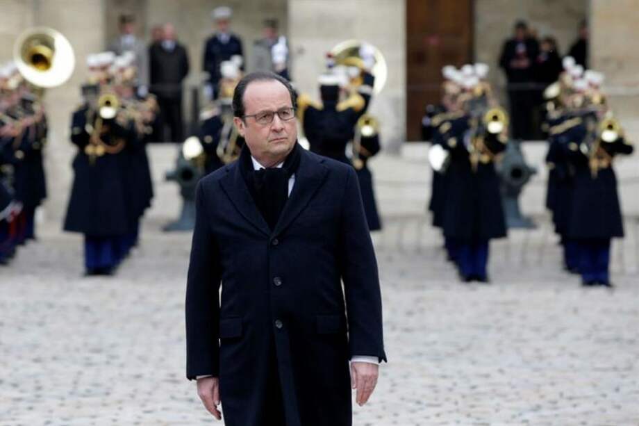 El presidente francés, François Hollande en el homenaje oficial a las víctimas de los atentados yihadistas del pasado 13 de noviembre en París. / EFE