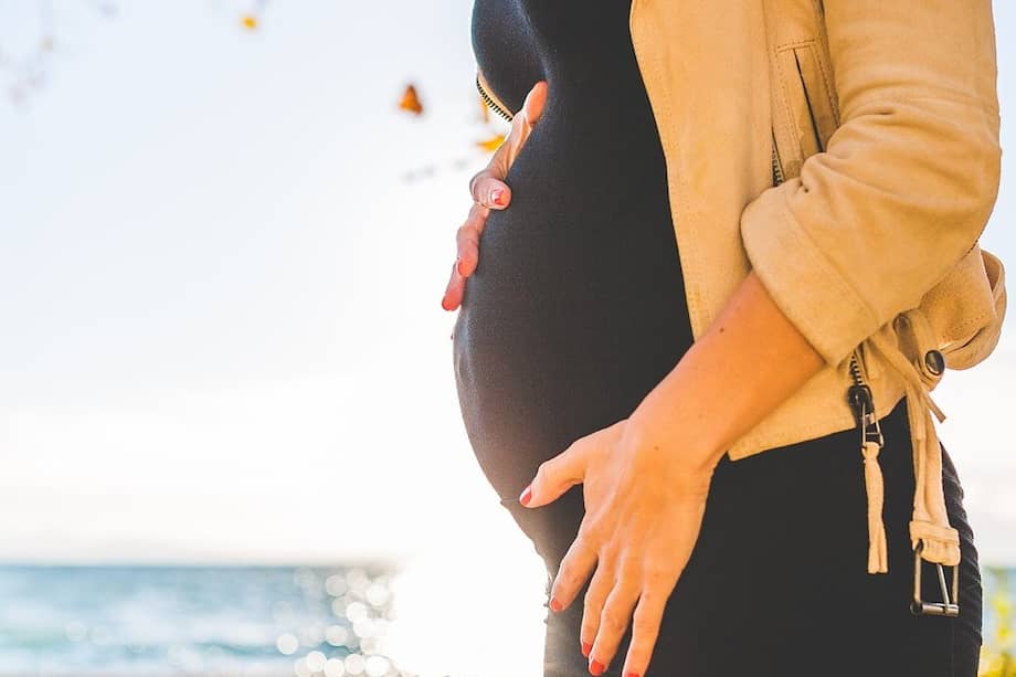 Poco a poco, su vientre comenzó a tener forma, primero ovalada, luego notó que todo su abdomen estaba redondo, creciendo saludablemente.