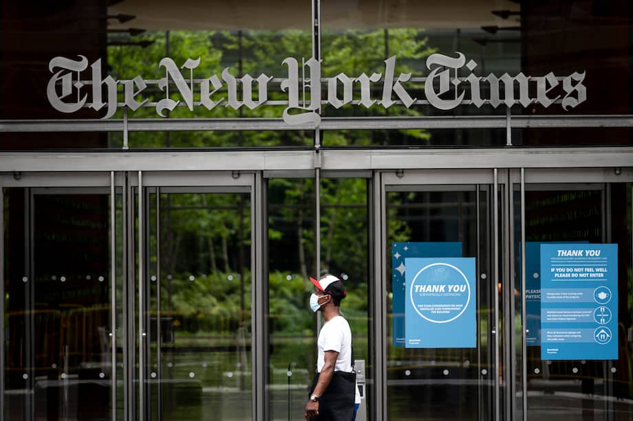 El edificio del New York Times se observa el 30 de junio de 2020 en la ciudad de Nueva York.