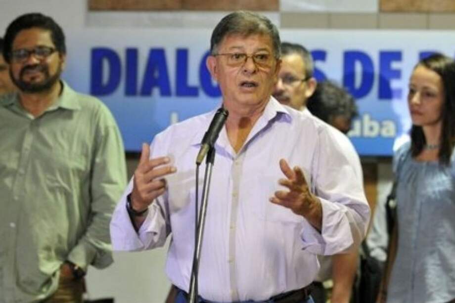 Es 'desafortunada' la orden de Santos de mantener ofensiva militar: Farc