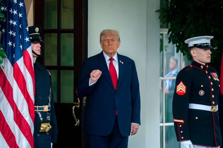 “El poder omnímodo de Estados Unidos sobre el mundo ha terminado”: William Ospina