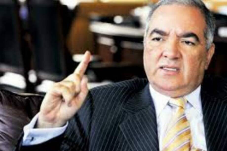 Edgardo Maya Villazón, contralor general