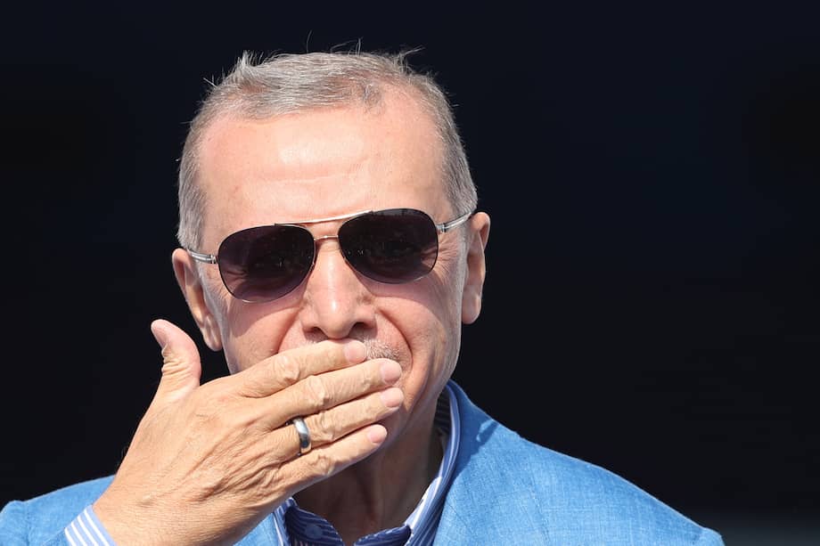 Turquía celebrará sus elecciones generales el 14 de mayo de 2023 con un sistema de dos vueltas para elegir a su presidente, mientras que las elecciones parlamentarias se celebrarán simultáneamente.