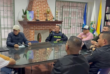 Decretaron toque de queda para menores de edad y restricción de parrillero hombre en Urrao