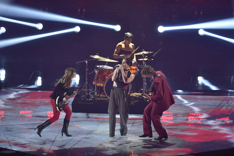 Turin (Italy), 14/05/2022.- Last year's winner, Italian band Maneskin perform during the Grand Final of the 66th annual Eurovision Song Contest (ESC 2022) in Turin, Italy, 14 May 2022. (Italia) EFE/EPA/ALESSANDRO DI MARCO