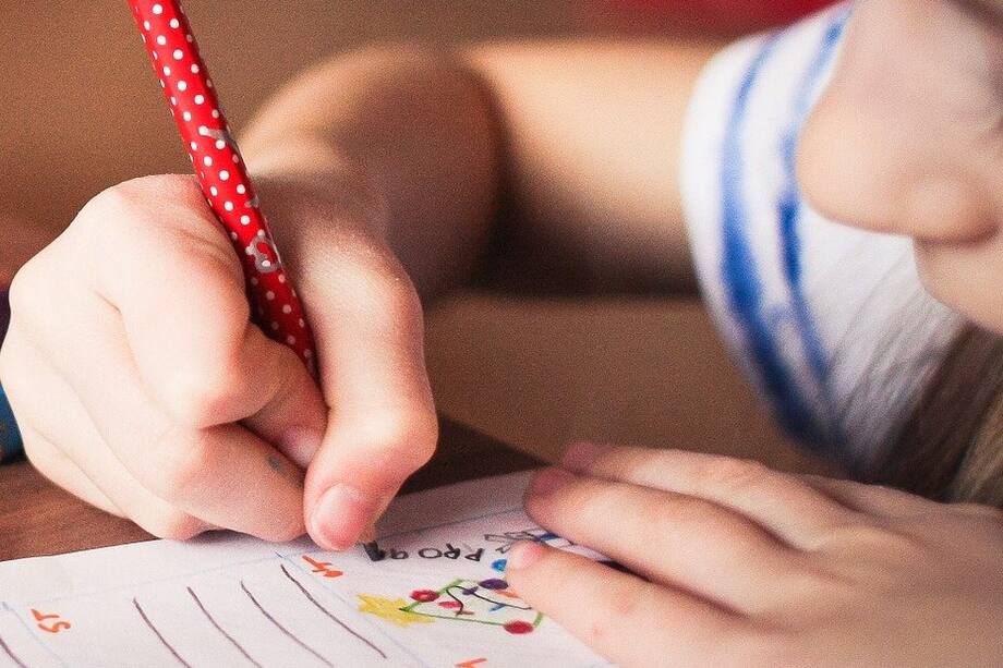 Consejo, niños, creatividad en los niños. Niños en casa. Estimular la creatividad en los niños.