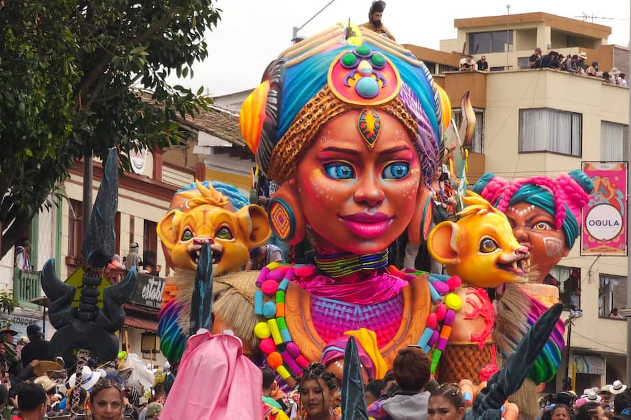 Carroza ganadora del Carnaval de Negros y Blancos