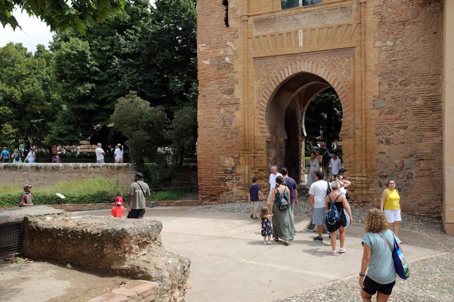 El terremoto de 4,7 del 18 de agosto ha obligado a desalojar de manera preventiva los Palacios Nazaríes y la Alcazaba del monumento de la Alhambra de Granada, uno de los más visitados en España.