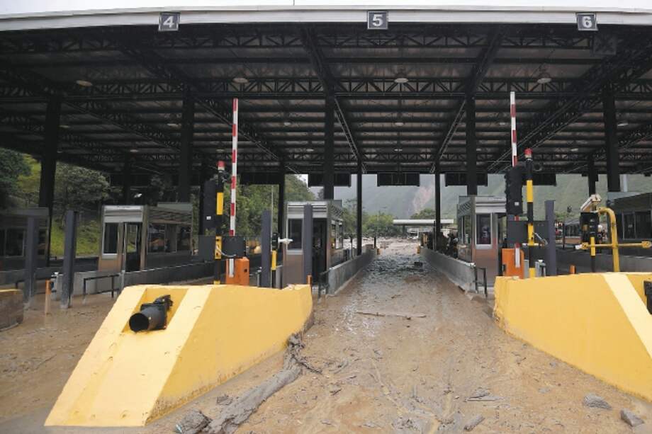 Peaje El Naranjal, sobre la vía Bogotá-Villavicencio, afectado por el deslizamiento en Quetame ocurrido en julio de 2023. / Mauricio Alvarado - El Espectador
