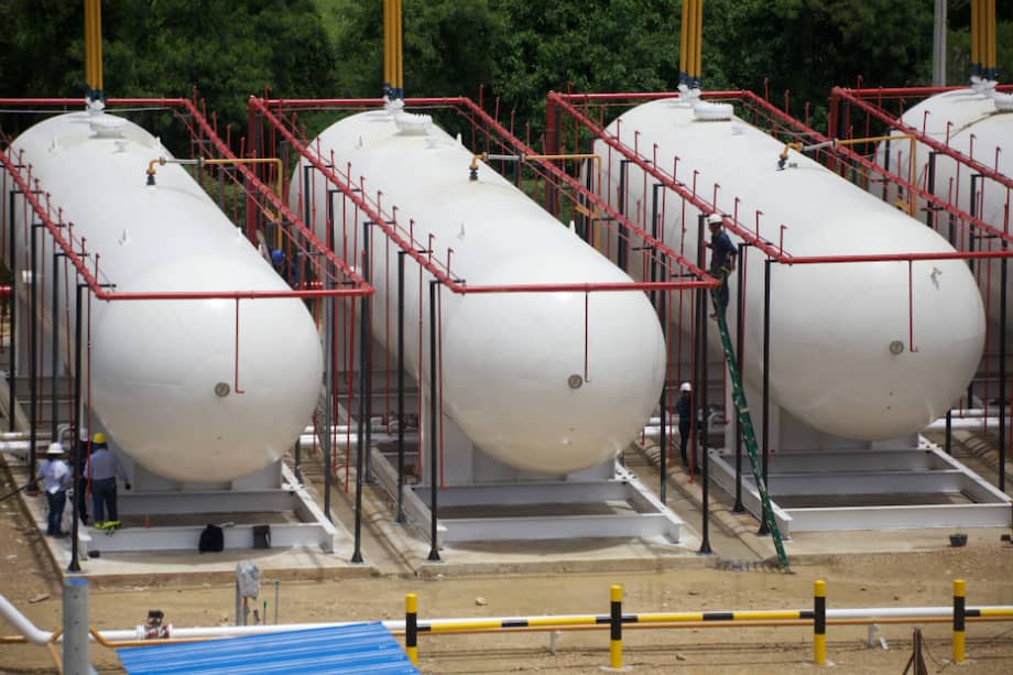 Gas GLP, una opción de combustibles para los vehículos. / Gasnova