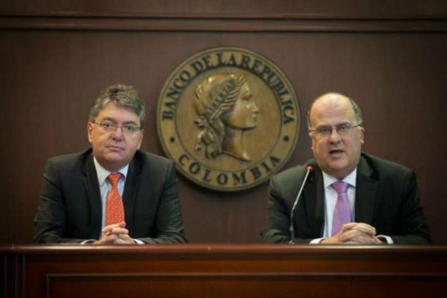 El ministro de Hacienda, Mauricio Cárdenas Santamaría y el gerente del Banco de la República, José Darío Uribe. / Ministerio de Hacienda