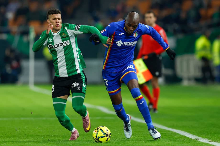Luego del 1-1 frente a Braga en la ida de los cuartos de final de la Europa League, el atacante habló sobre la situación que vive el mediocampista colombiano en España.