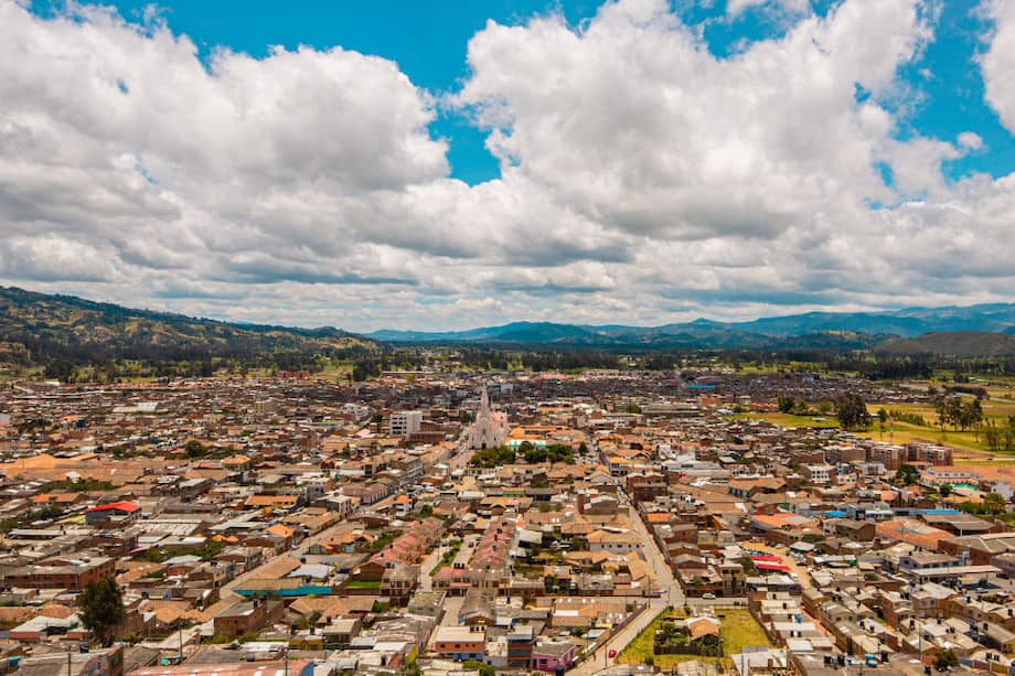 En Colombia el queso aparece donde menos se espera: en el chocolate, en el bocadillo o incluso en la ensalada de frutas. Y hay un lugar donde esta tradición es protagonista: Ubaté.
