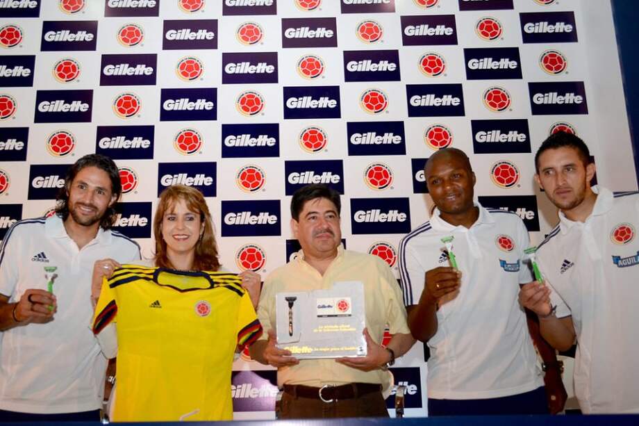 De izquierda a derecha: Mario Alberto Yepes, Isabella Grueso, Luis Bedoya, Aquivaldo Mosquera y Camilo Vargas. / Cortesía