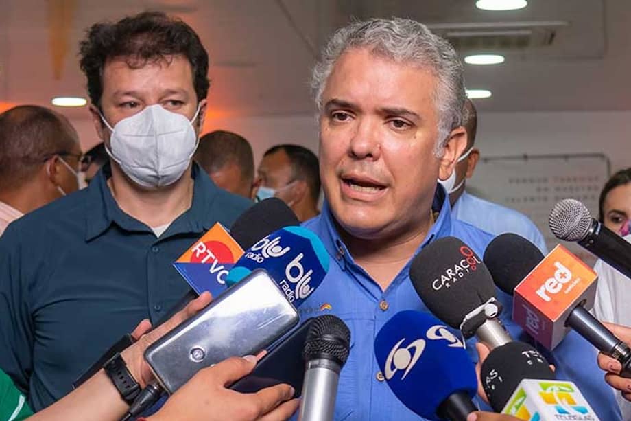 Muñoz (izquierda) manifestó que los indicadores del Pan Nacional de Desarrollo van en niveles de cumplimiento del 70 %.