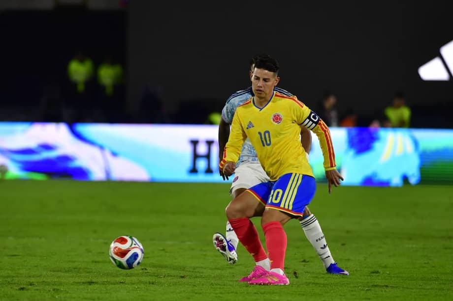 James Rodríguez en el partido de despedida de la selección de Colombia en el estadio El Campín de Bogotá, previo a la Copa Mundial de la FIFA Norteamérica 2026.
