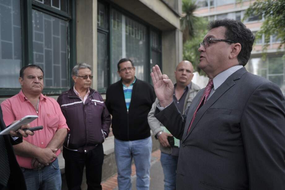 Parte del grupo que componen Gilberto Vera, Abrahám Bolívar, Juan Murcia Becerra, Hernando Ruiz, Osman Ramírez, José Rodríguez y Alberto Palma lideran esta disidencia camionera. / Óscar Pérez