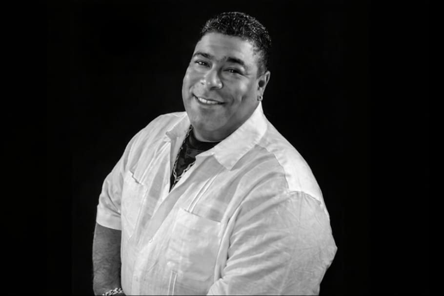 Félix Rosario, cantante de música tropical y bachata.