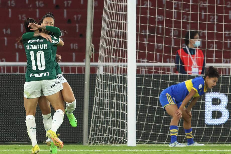 La jugadora del Palmeiras de Brasil, Byanca Alves celebra su gol ante el Boca Juniors de Argentina, en la final de la Copa Libertadores Femenina.