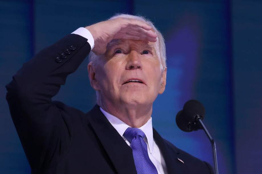 El presidente de Estados Unidos, Joe Biden, se dirige a la audiencia en la noche inaugural de la Convención Nacional Demócrata (DNC, por sus siglas en inglés) en el United Center de Chicago, Illinois, EE. UU., el 19 de agosto de 2024.