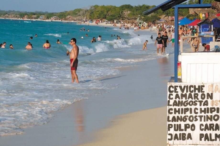 La actividad de alojamiento y servicios de comida tuvo una tasa de crecimiento anual del 163,6 %.