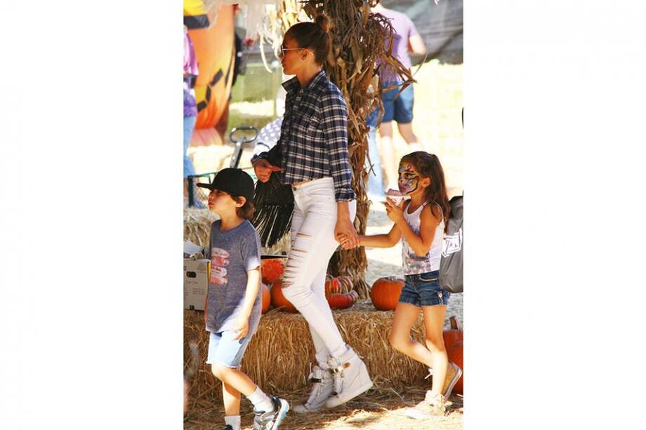 Jennifer Lopez con sus mellizos Max y Emme. / Bang Showbiz