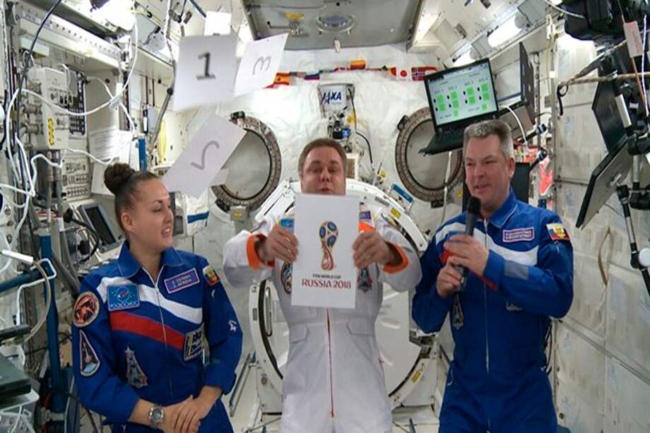 El emblema oficial del Mundial de Rusia 2018 fue presentado desde el espacio