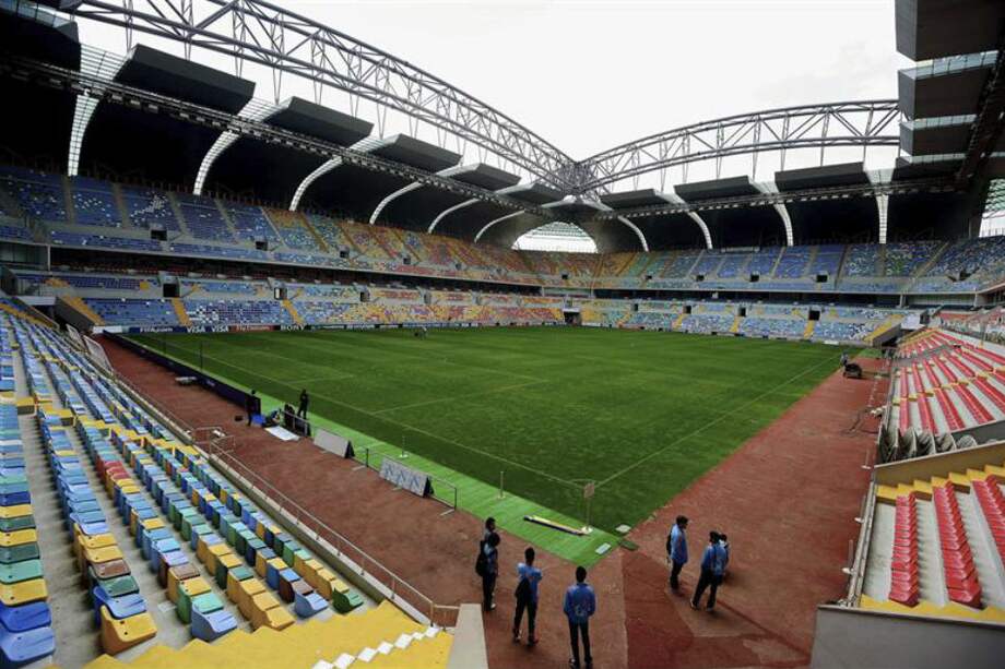 Vista general del estadio Kadir en Kayeri / EFE