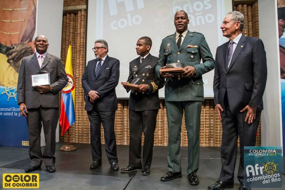 De (izq a der): Teniente Coronel de la Policía, Florilo Cuesta; Rafael Mejía, presidente de la Sociedad de Agricultores de Colombia SAC; Capitán de Corbeta Jairo Orobio Sánchez; Álex Jefferson Mena, Mayor del Ejército Nacional de Colombia; General Manuel José Bonett Locarno, ex comandante del Ejército Nacional de Colombia. Fotografía: Carlos Ramírez.