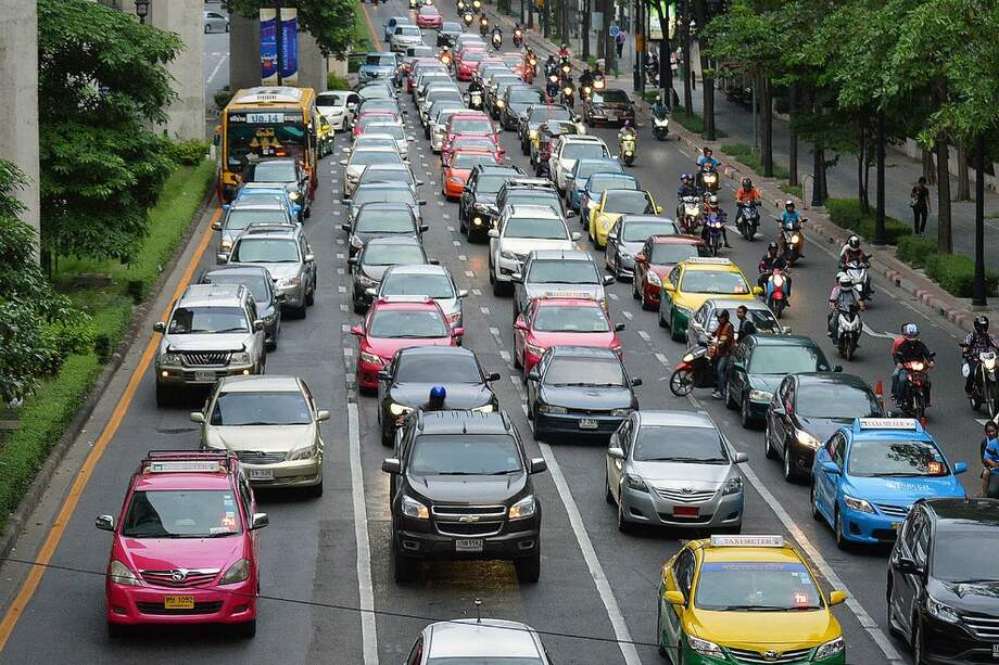 El tráfico es una de las principales fuentes de riudo que puede ocasionar problemas de salud. / Pixabay