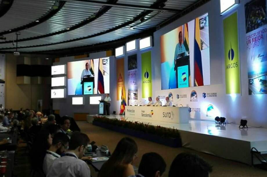 Juan Camilo Restrepo interviene en el Congreso de la Cámara Colombiana de la Infraestructura. / CCI