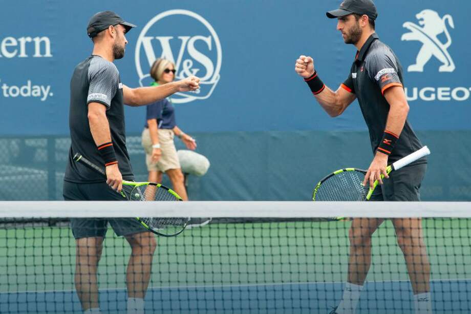 Cabal y Farah dupla de tenistas colombianos.