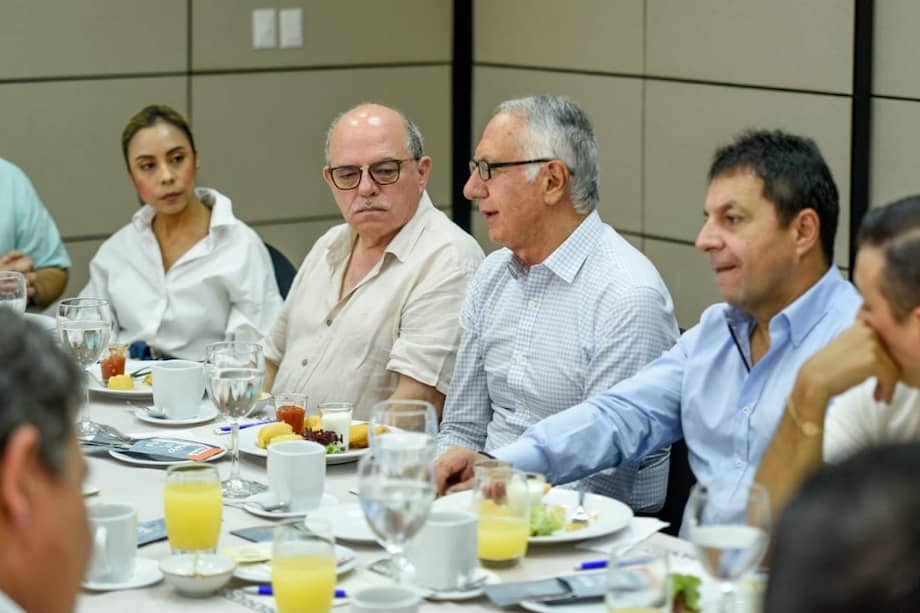 Este viernes 12 de abril se dio una reunión entre el Minsalud y representantes de algunas EPS.