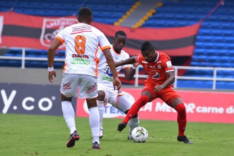 Escarlatas y antioqueños empataron sin goles en el Estadio Pascual Guerrero.