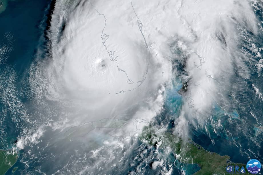 El mal clima, cuando el huracán Ian está por tocar tierra en Florida, fue el causante del naufragio de una embarcación de migrantes.