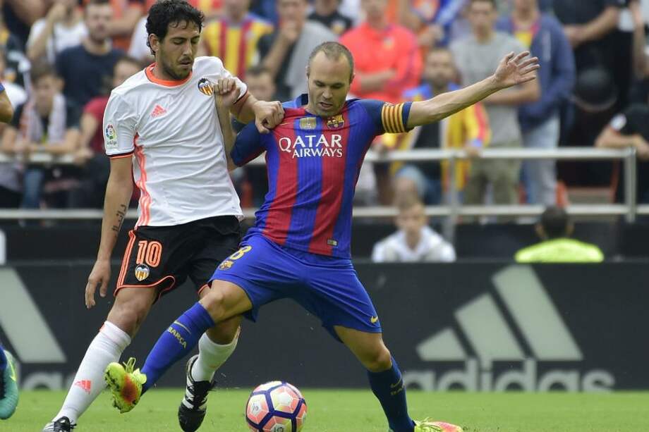 El centrocampista español tuvo que salir de la cancha al minuto 13. Foto: AFP.