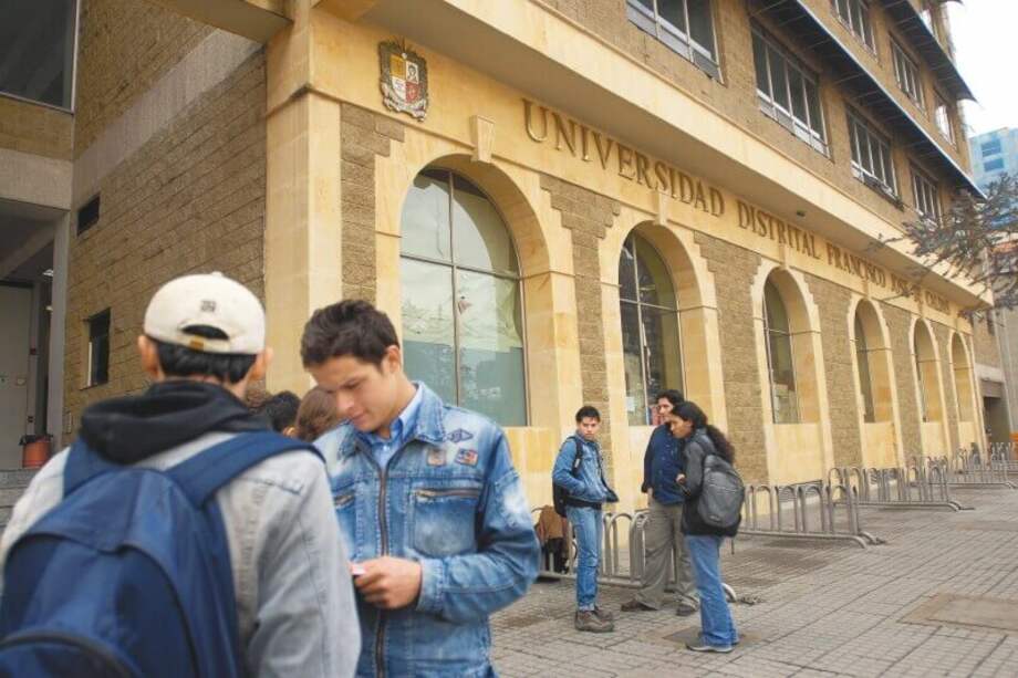 En la Asamblea de estudiantes, la comunidad decidió suspender actividades exigiendo estabilidad administrativa. / Archivo El Espectador