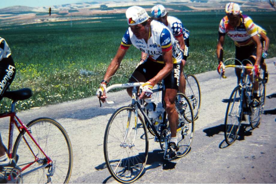 Patrocinio Jiménez en una etapa del Tour de Francia de 1983. / Archivo El Espectador