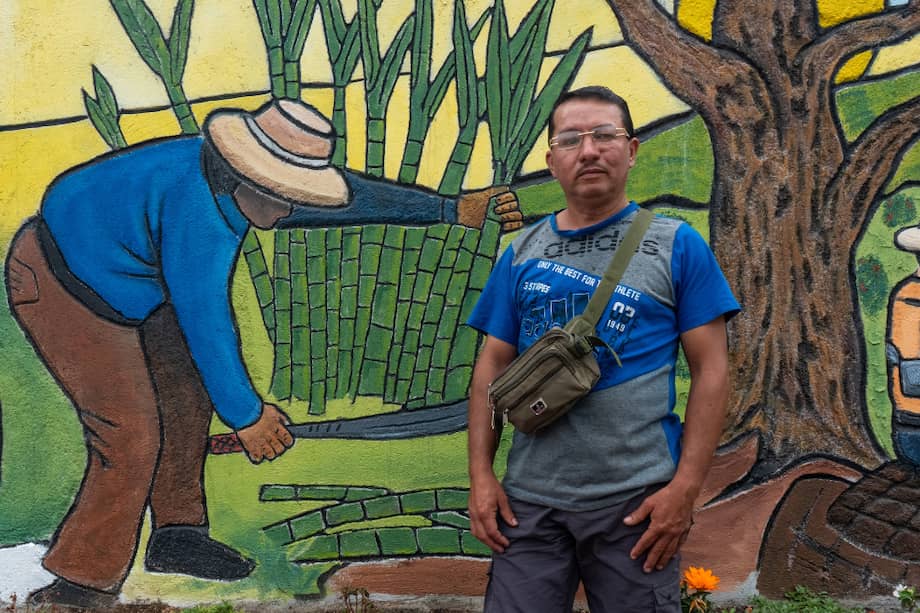 Aladino Ríos Sánchez tiene 49 años. Nació en Palestina (Huila), pero su familia se tuvo que desplazar hacia Pitalito.