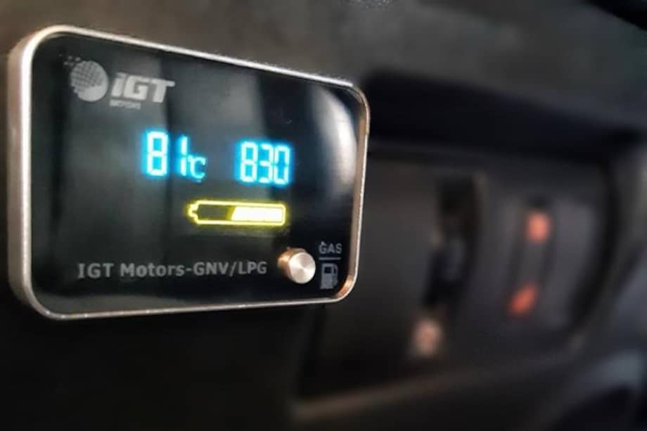 Según las cifras del distrito, el resto de la contaminación por causa de fuentes móviles la producen los camperos y camionetas (16,8%).