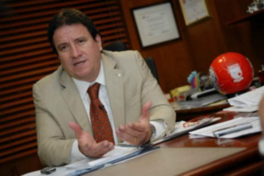 Jugadores de Santa Fe respaldan al presidente César Pastrana