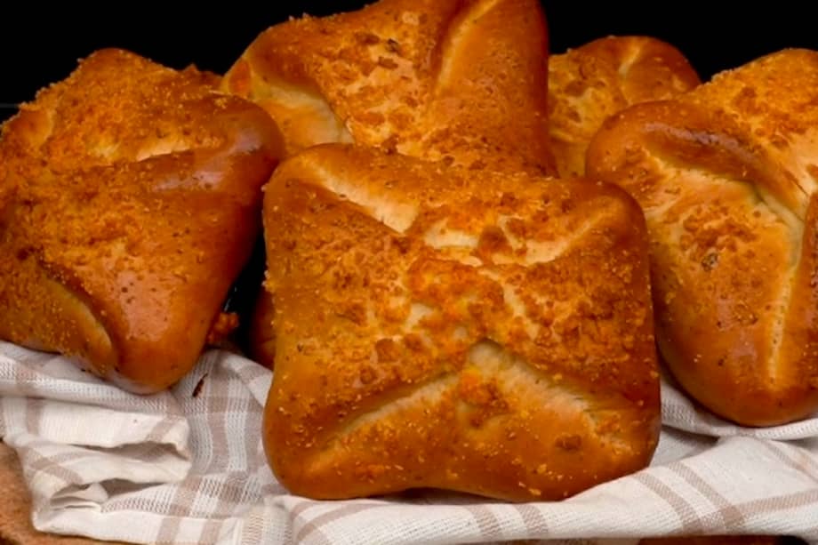 Mogolla chicharrona, exponente de la gastronomía tradicional colombiana.